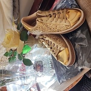 Women's shoes